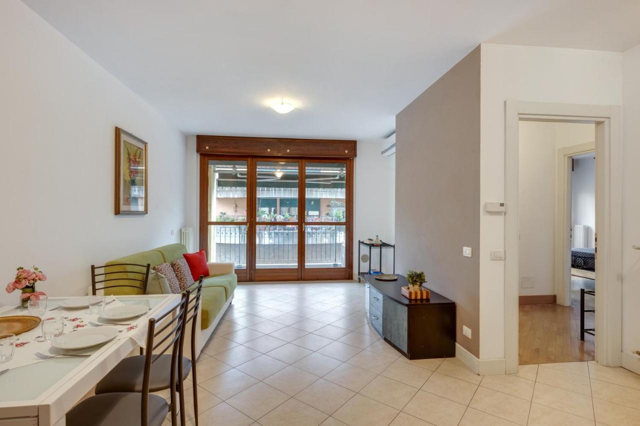 Il Broletto Apartment - Affitti Brevi Italia Леко Екстериор снимка