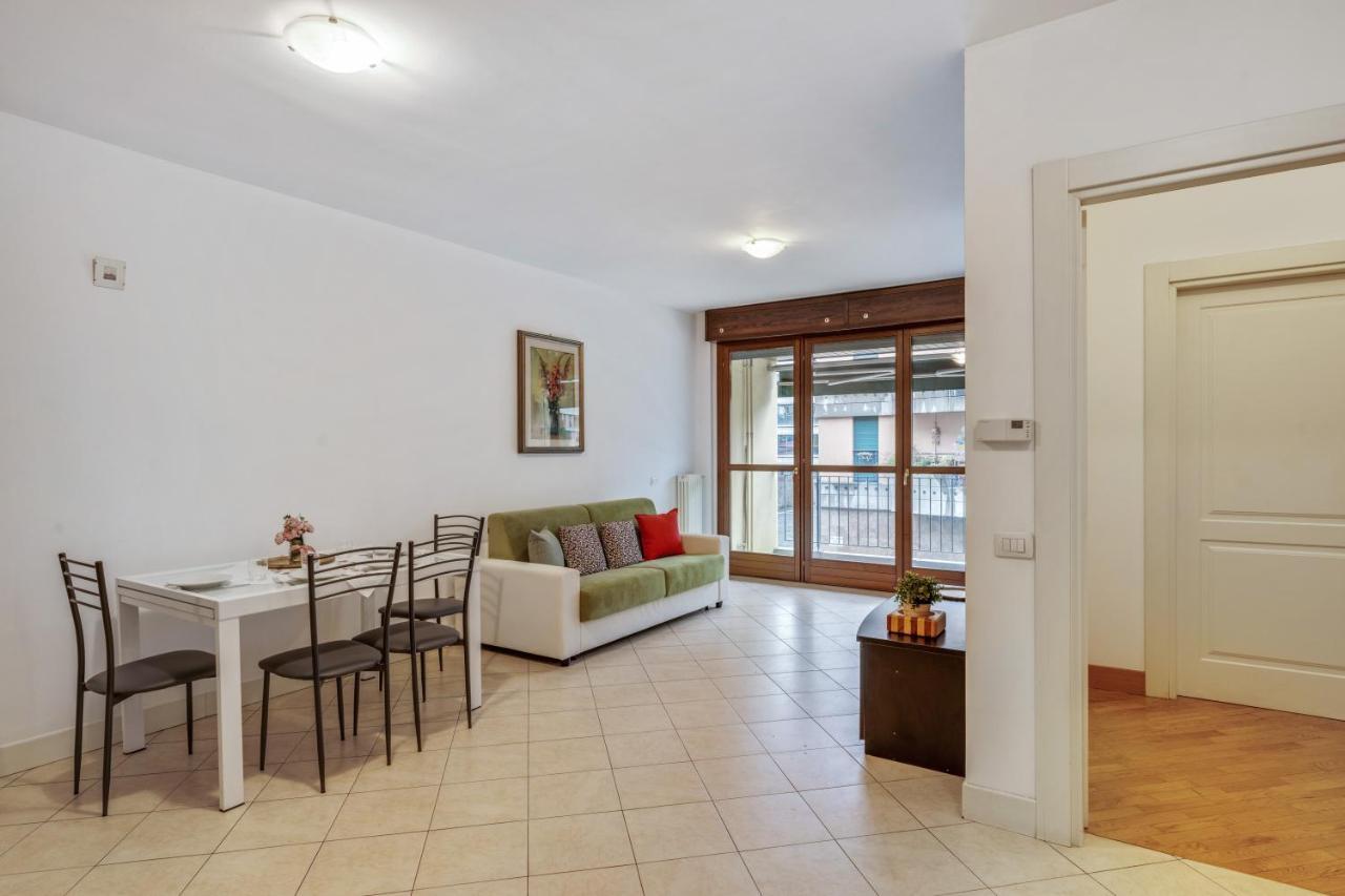 Il Broletto Apartment - Affitti Brevi Italia Леко Екстериор снимка