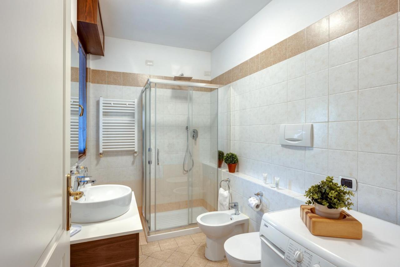 Il Broletto Apartment - Affitti Brevi Italia Леко Екстериор снимка