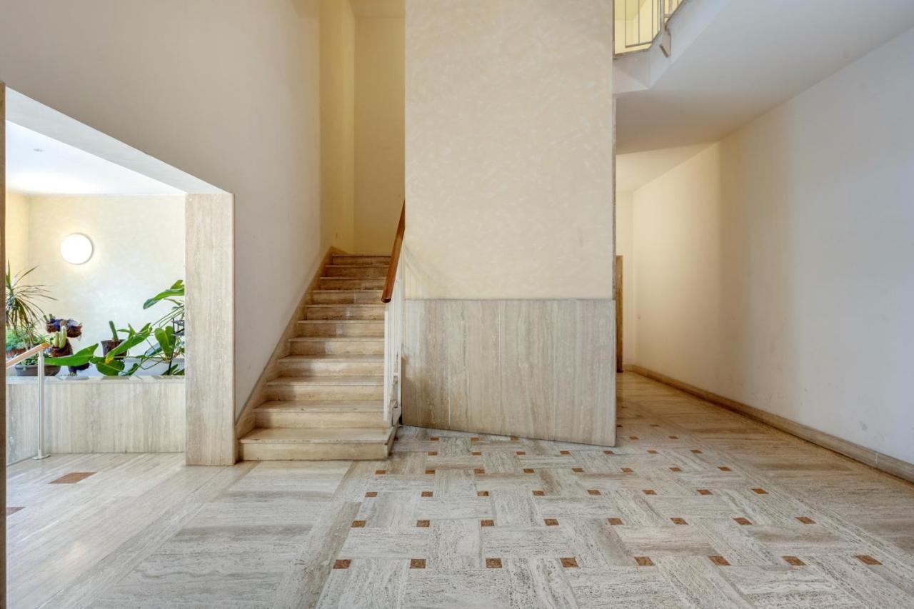 Il Broletto Apartment - Affitti Brevi Italia Леко Екстериор снимка